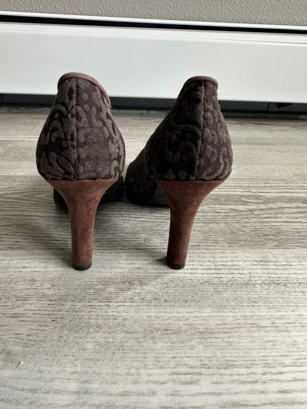 Vintage Yves Saint Laurent Brown Brocade Pointed-Toe Heels 6.5 - Picture 3 of 11